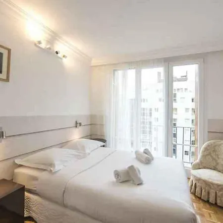 Veeve - Near Pont De Grenelle Apartment Paris